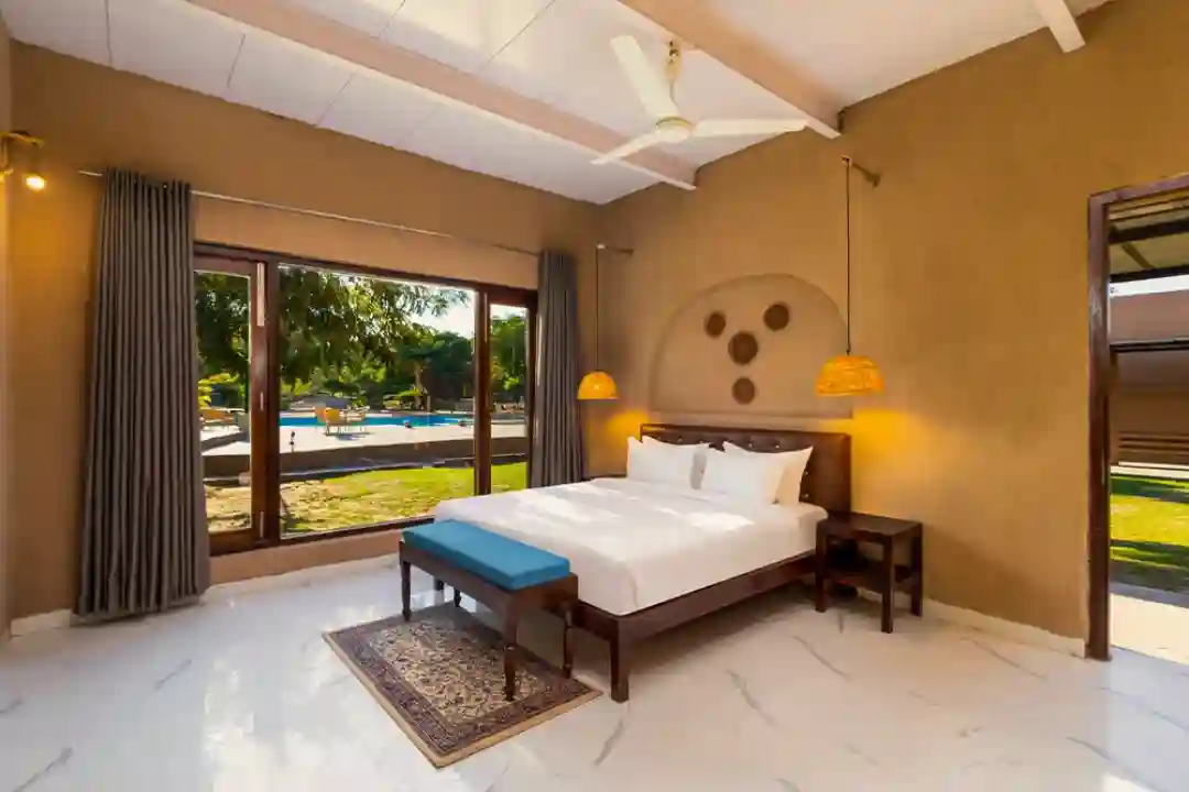 room1-Deluxe-Room-1 (1)